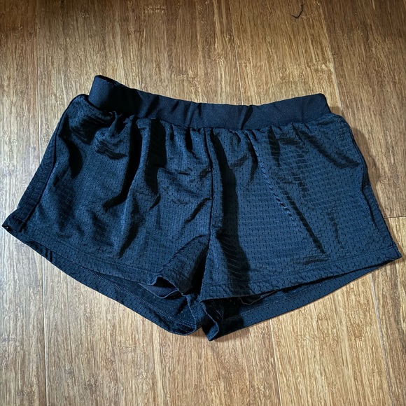 🌟FREE🌟NWOT Forever 21 Black Mesh Athletic Running Shorts Women’s - Picture 1 of 4
